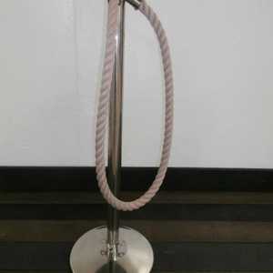 Keyhole Rope And Post Barriers